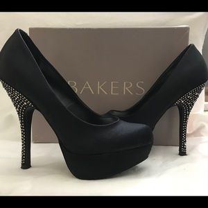 Bakers Black Pumps